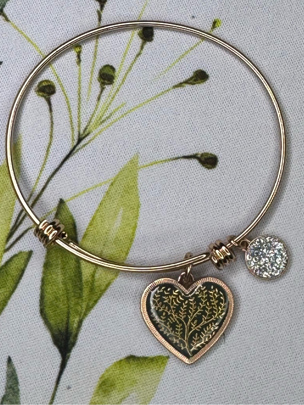 Source Unknown Gold-Tone Heart Charm Bangle with Sparkling Disc